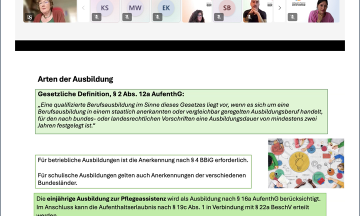 Eine Professorin referiert über aufenthaltsrechtliche Fragen internationaler Studienabbrecher*innen
