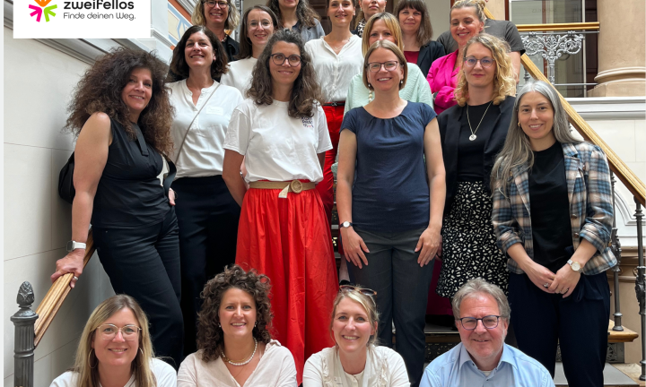 Mitarbeitende der Initiative Zweifellos - Finde deinen Weg bei der Fachtagung 2025